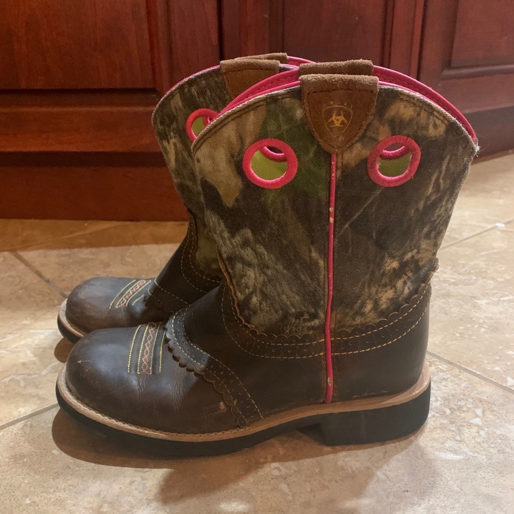 Ariat mossy oak
